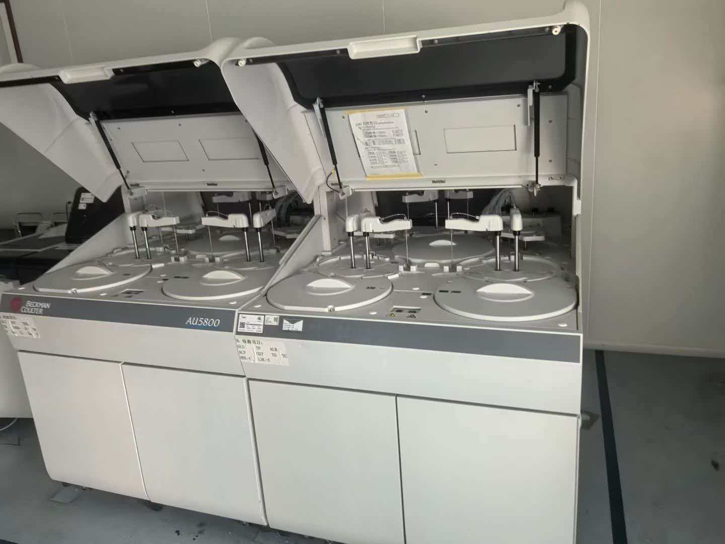 AU5800_1 Beckman Coulter AU5800 Used Chemistry Analyzer: High-Throughput Clinical Efficiency
